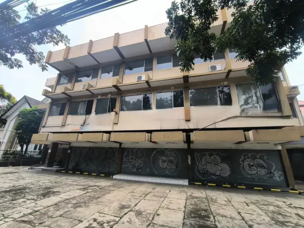 Disewakan Gedung 3 Lantai Jalan Merdeka Bandung Seberang Balai Kota Ex BPRKS