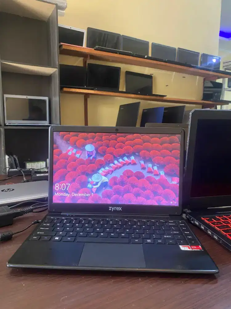 Laptop Zyrex Second