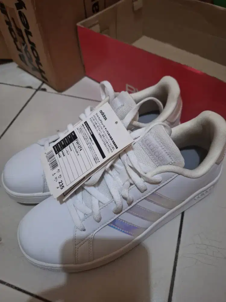 Sepatu Adidas superstar Hologram