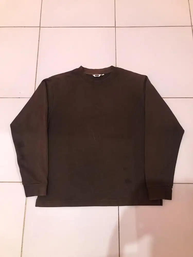 Switer coklat uniqlo ori