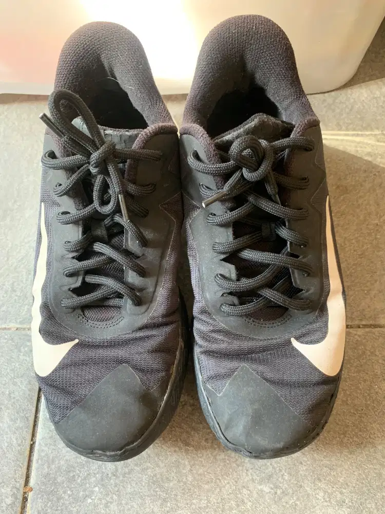 Sepatu Nike Precision