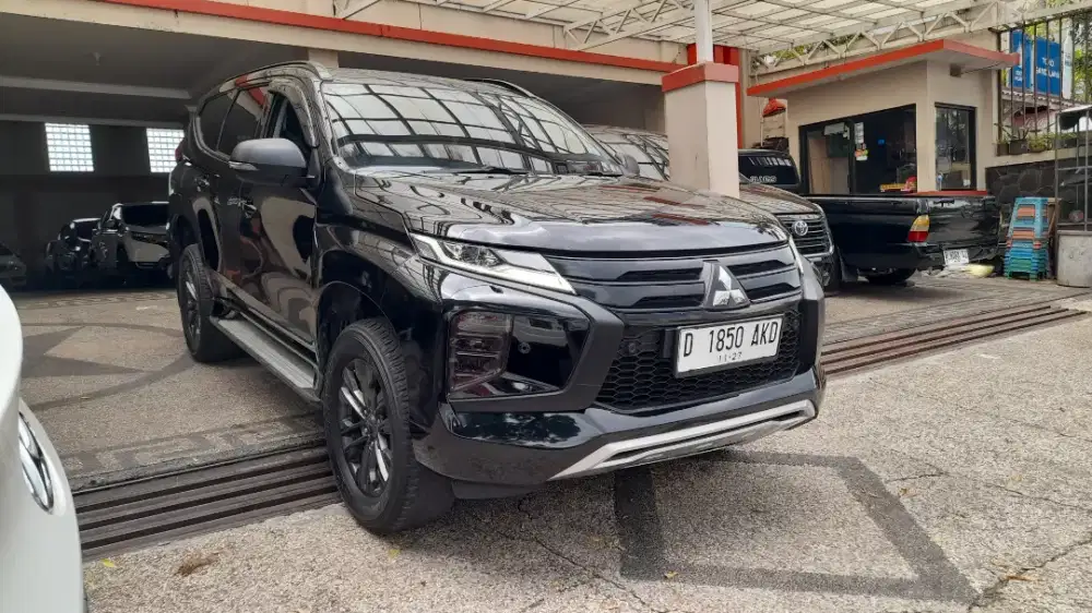 PAJERO DAKAR 2.4 at 2022 |2023 Hitam (Dp.20jt aza) Bisa Tuker Tambah