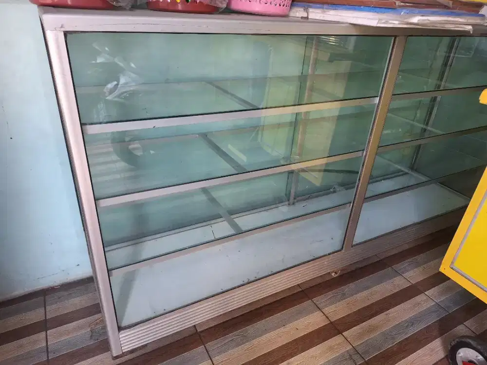 Dijual Etalase kaca