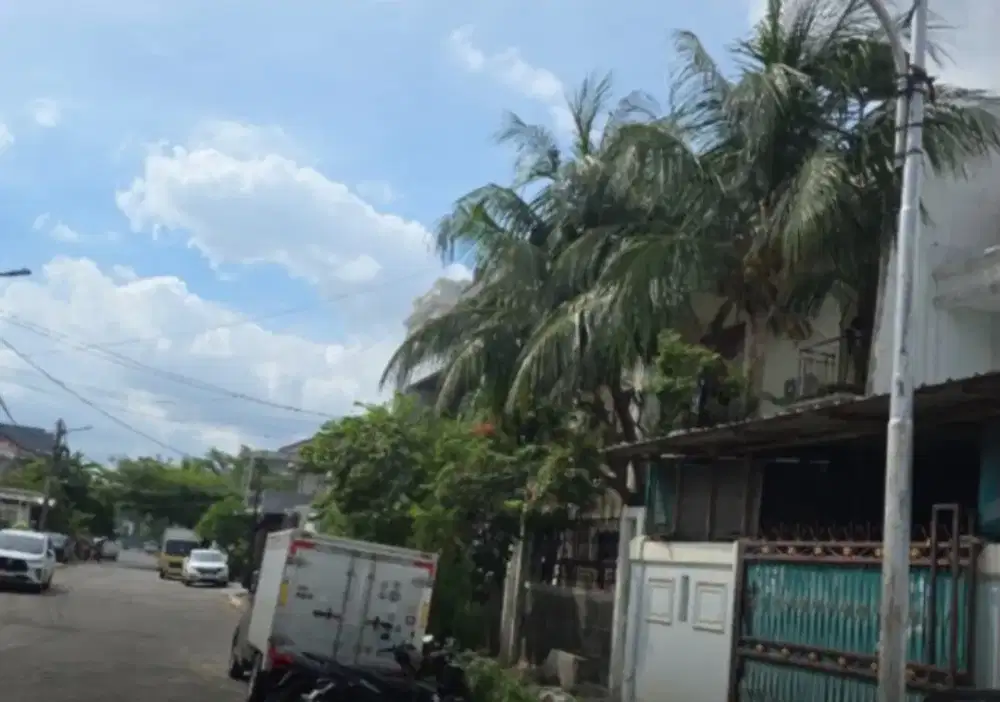 Rumah 2 Lantai Taman Palem Lestari