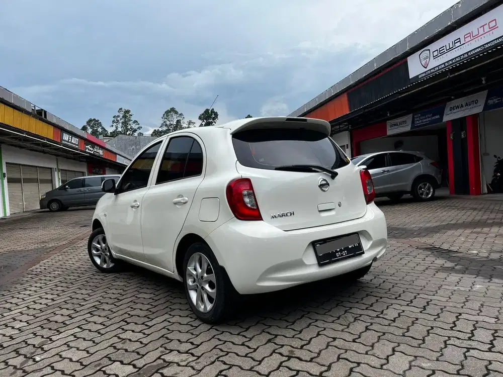 Nissan March 2015 Bensin