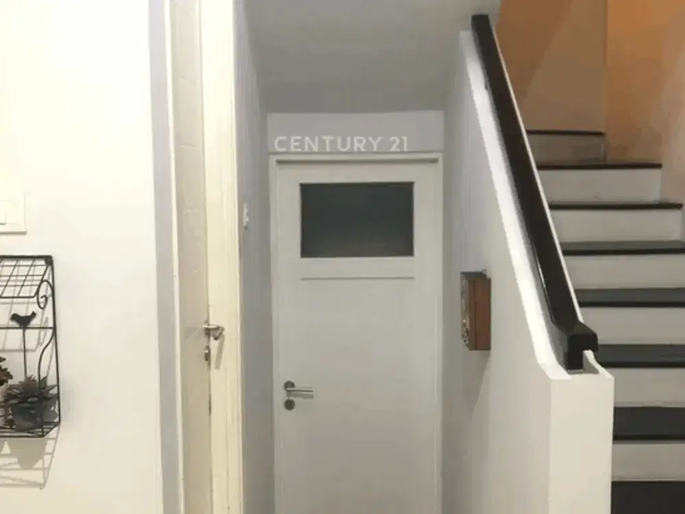 Rumah Siap Huni 2 Lantai Area Emerald Bintaro Jaya  3831