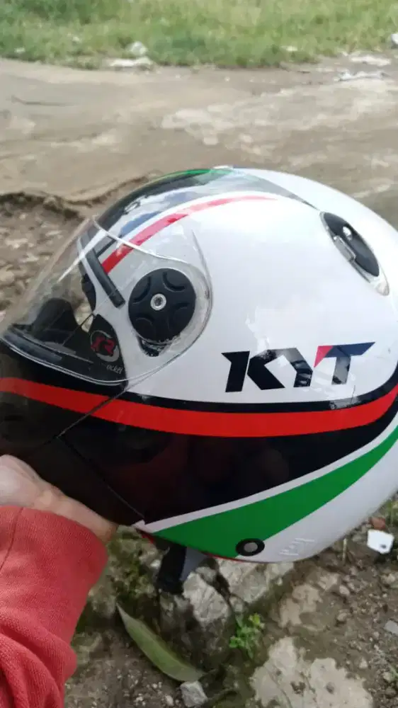 jual helm syg ga kepake jadiin duit aja harga tinggi angkut