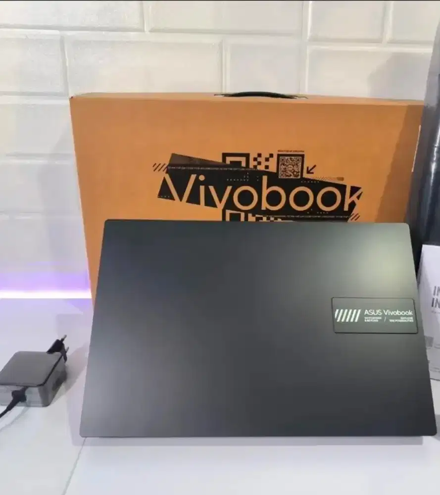 ASUS VivoBook Go -14 E1404FA Amd Ryzen 3-7320U Ram 8GB pakaian 2minggu