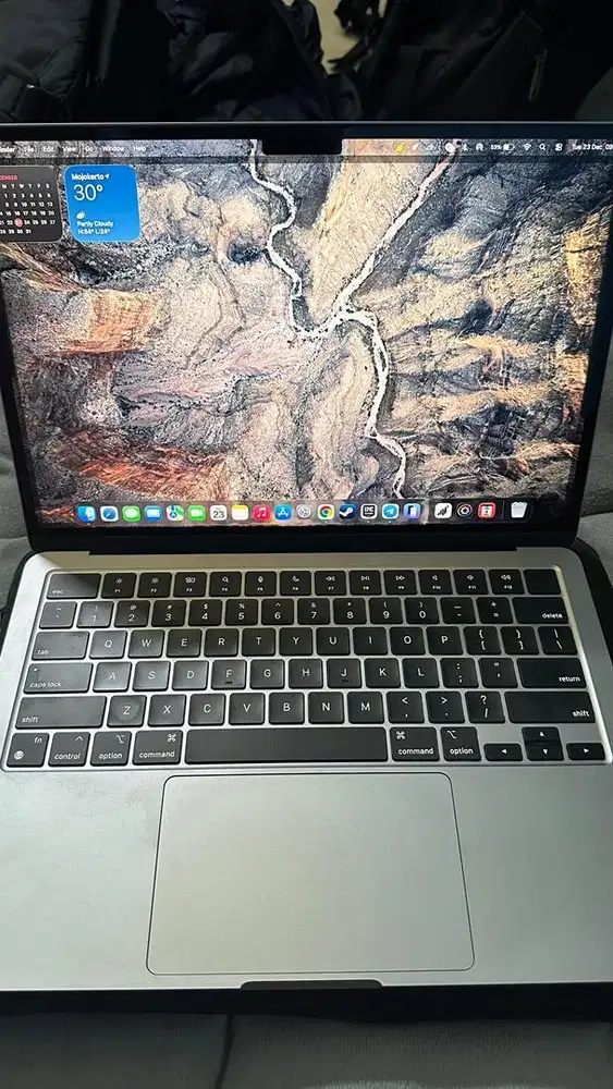 MACBOOK AIR M3 16/256 ibox