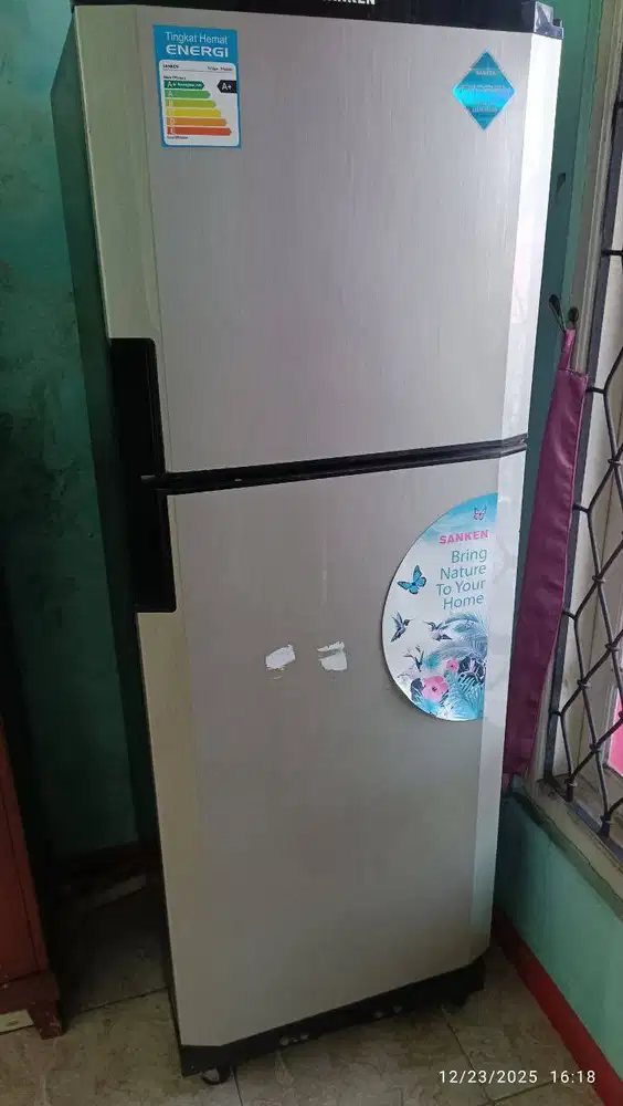 Kulkas 2 Pintu Sanken