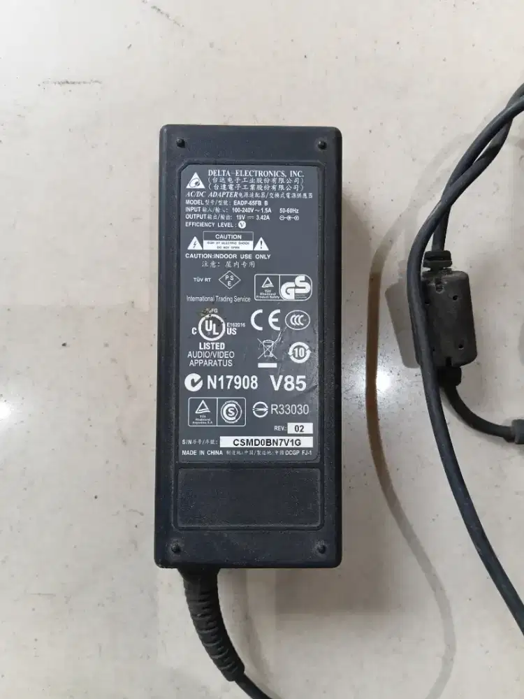 Adaptor 19v Dc normal