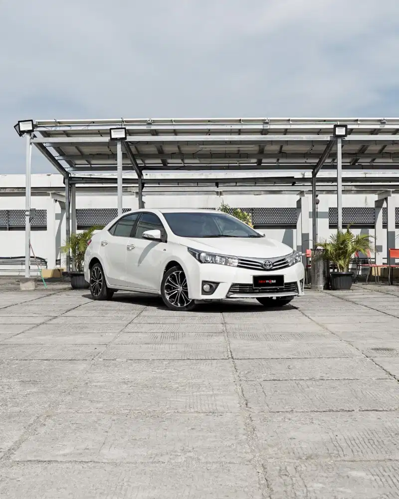 TOYOTA COROLLA ALTIS 1.8 V TAHUN 2015