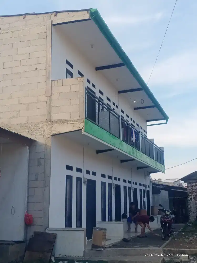 Tukang bangunan serba bisa