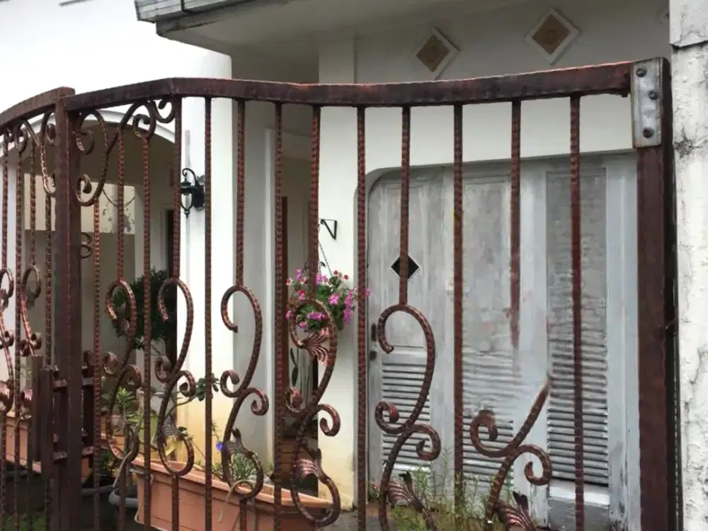 Rumah 2lt siap huni luas 235m Pulogadung Jakarta Timur