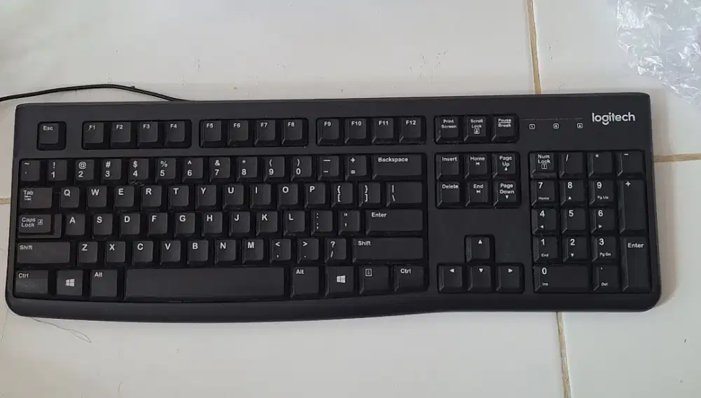 Keyboard Logitech Bagus