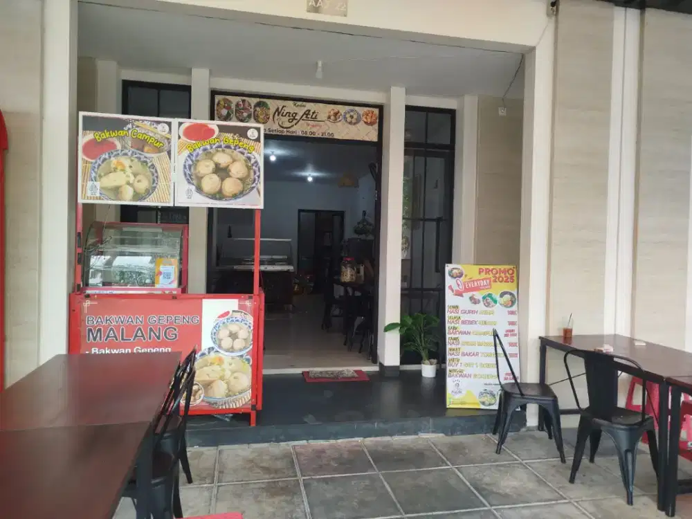 Disewakan space/stand dpn kiri/kanan utk jual snack/makanan ringan