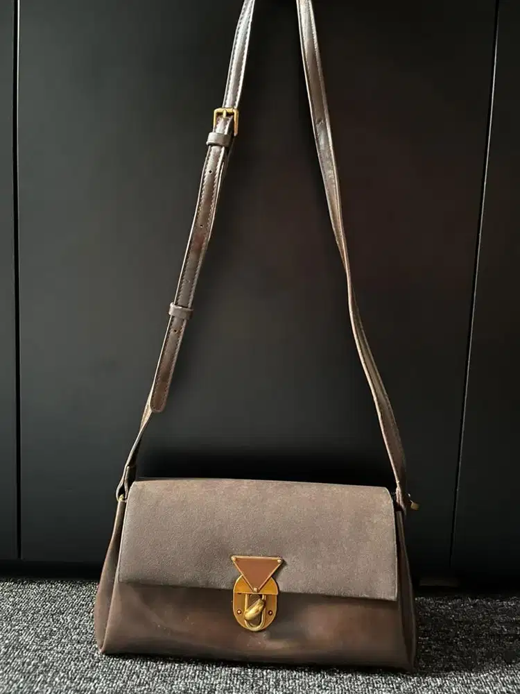 tas old money coklat