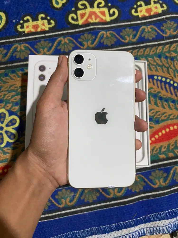 Iphone 11 128gb putih! Fullset ex inter alloperator! Mulus no minus!