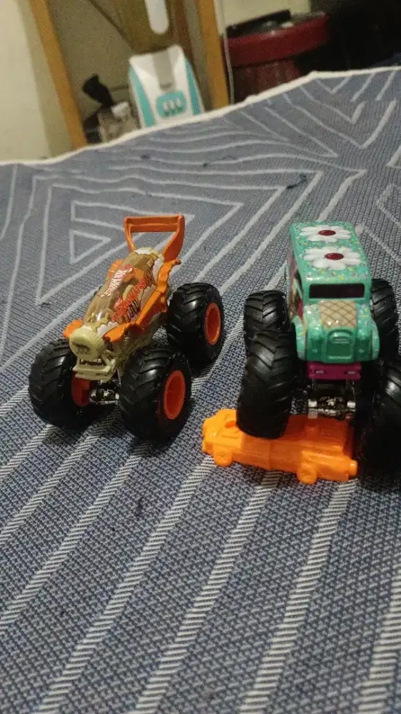 Truk monster hotwheels ori