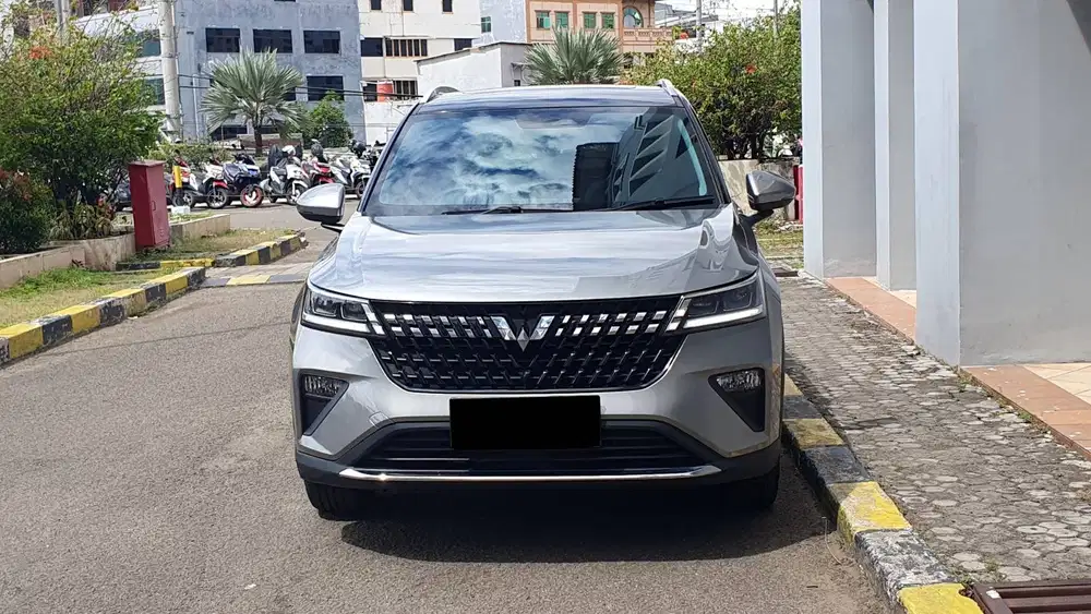 Wuling Alvez 1.5 EX CVT Sunroof AT Abu NIK 2023 Like New Low Km Record