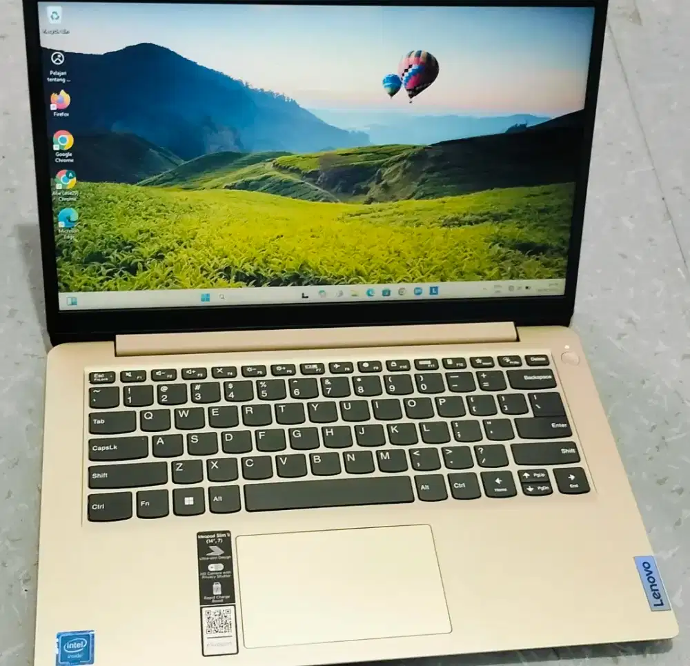 Laptop Lenovo adeapad slim 1i
