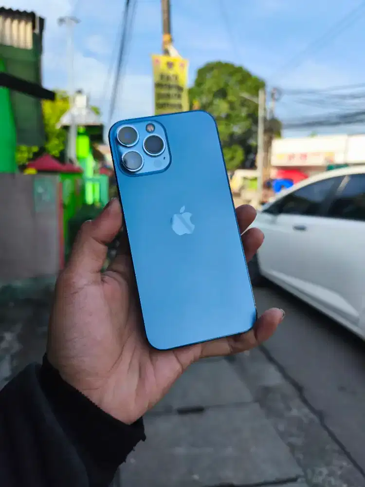 Iphone 13 pro max Siera blue