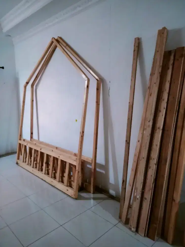 Dipan dan kasur uk 180