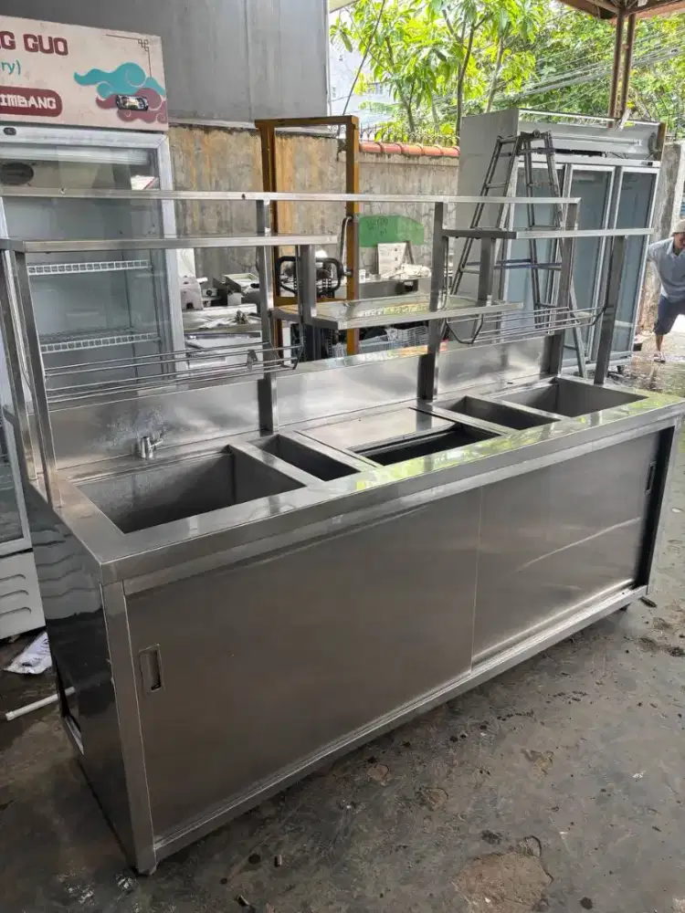 Double sink+ice bin with uper shelf
Uk 200x70x85 uper 200