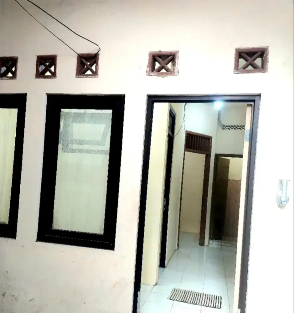 Kontrakan/kosan/2 kamar /AC. Utk keluarga muslim yg sdh resmi menikah