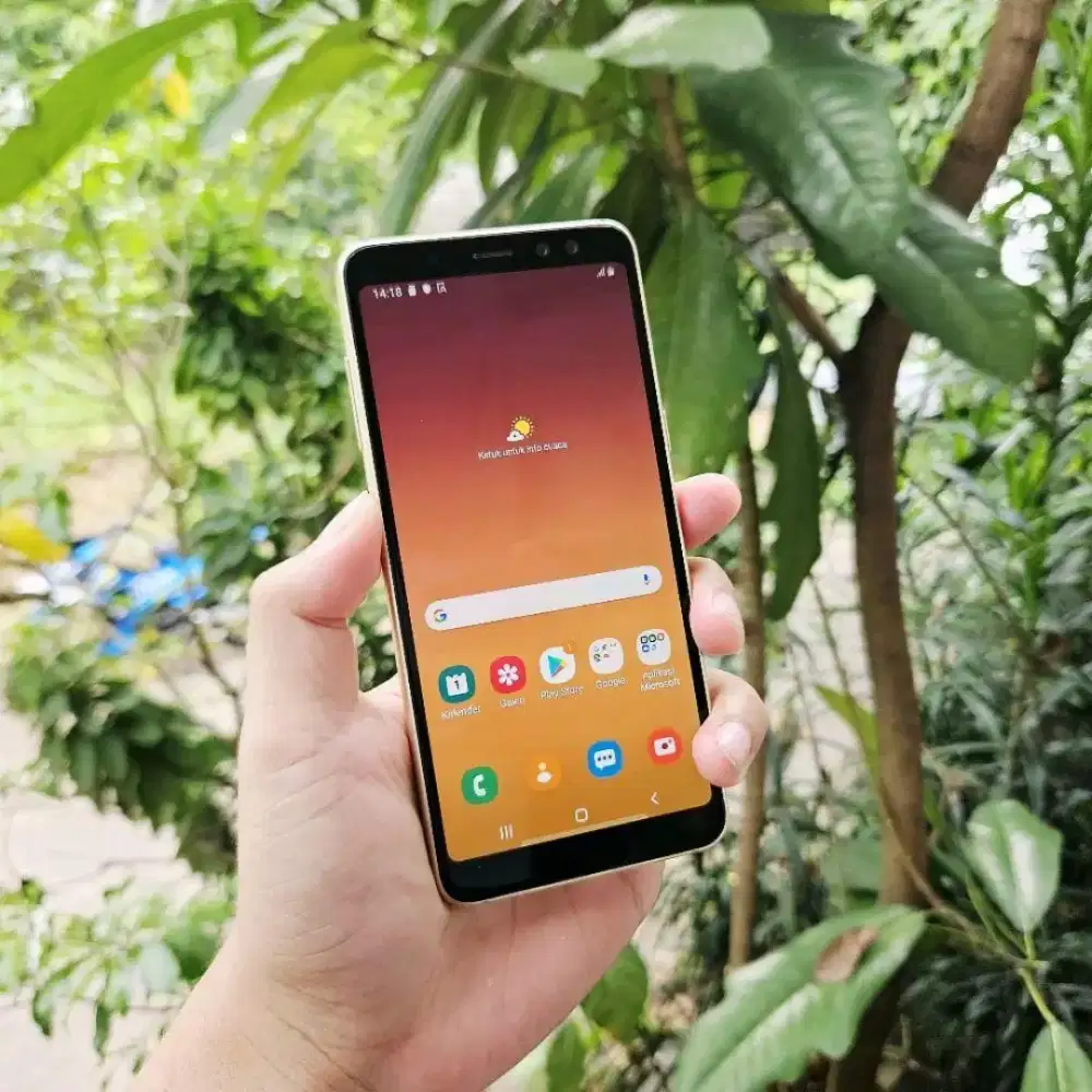 SAMSUNG GALAXY A8 2018 NFC 4/32 GB DUAL RESMI EX SEIN