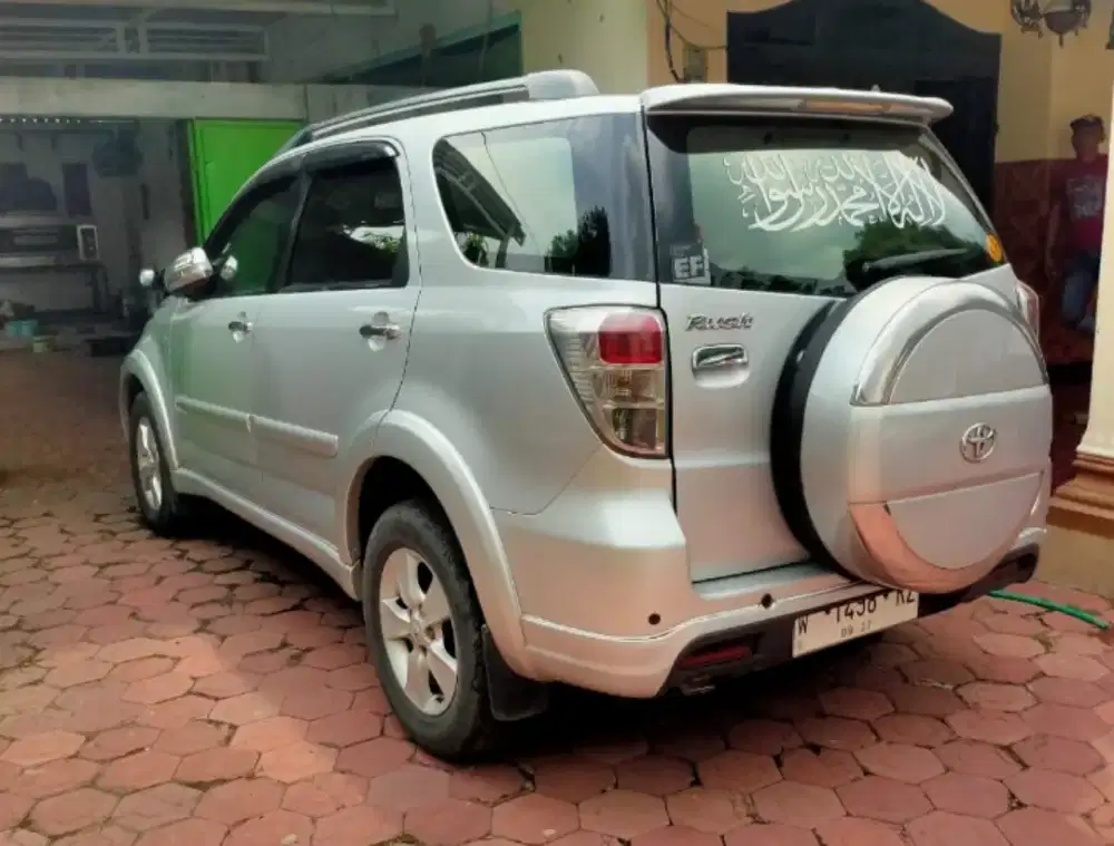 Rush s Manual 2012 bensin