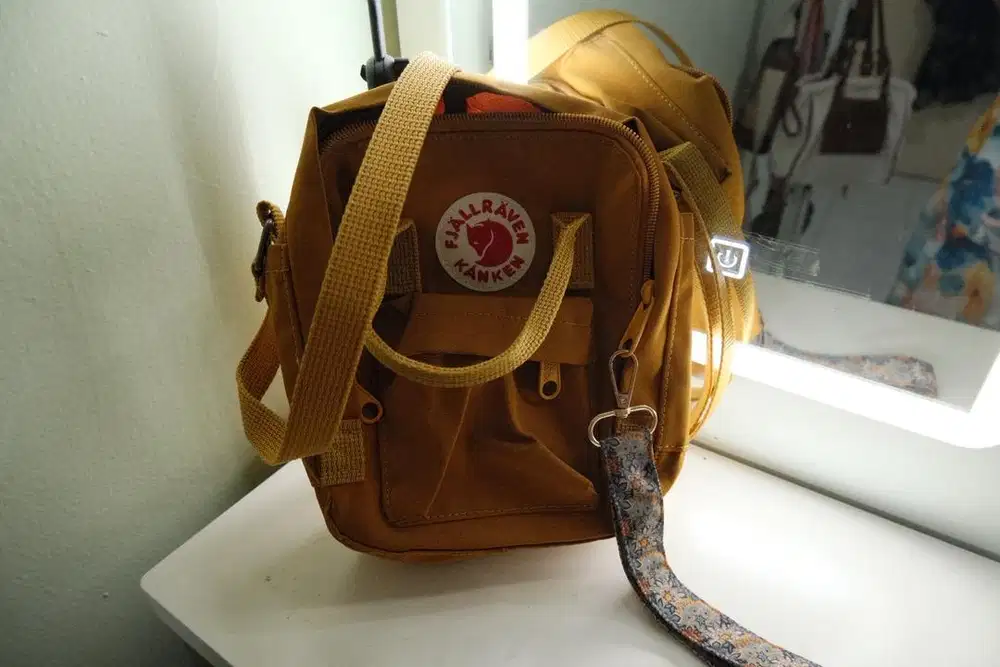 Preloved Fjallraven Kanken Sling bag