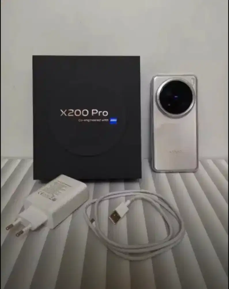 Vivo X200 pro titanium Garansi Resmi