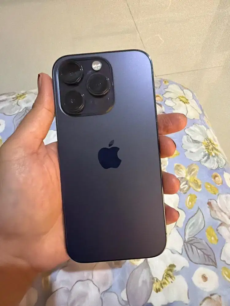 Dijual iphone 14 Pro. Warna purle