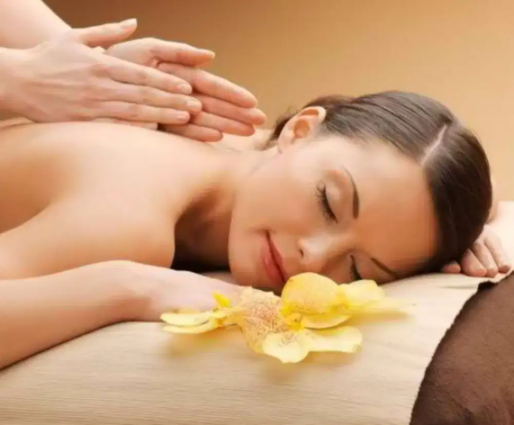 Merawat lansia perempuan