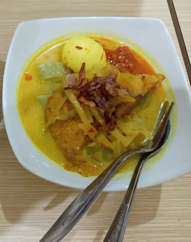 Lontong sayur+telur rebus