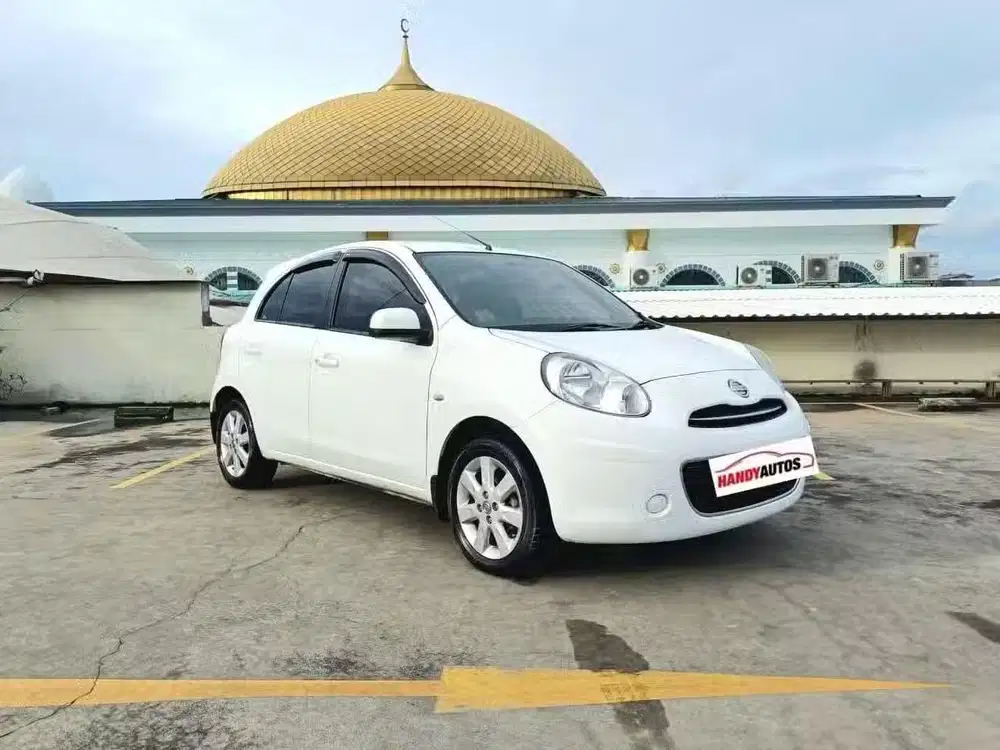 Nissan March Tahun 2011 Automatic Putih