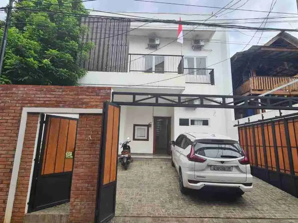 Rumah Besar Murah dekat Tol Andara Siap Huni di Jagakarsa Jaksel