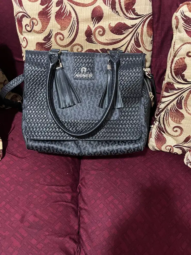 Tas handbag Aigner