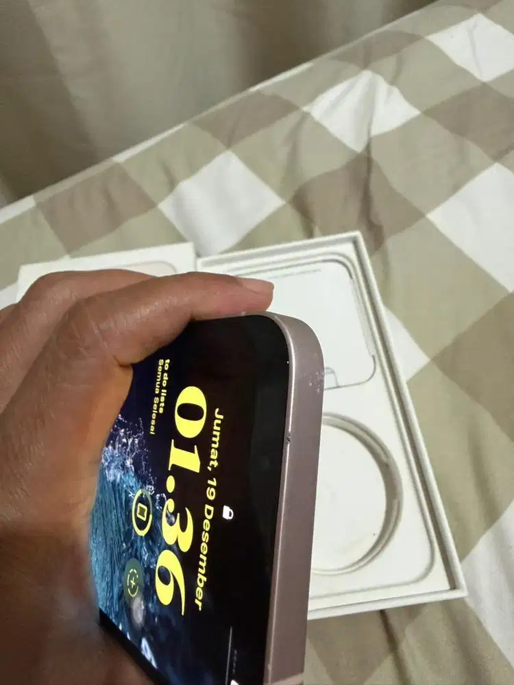 Di jual iphone 13 128gb inter permanen