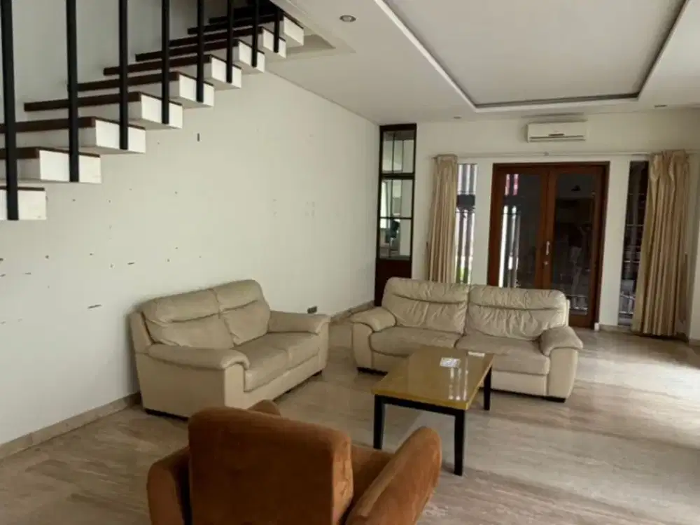 Disewakan Townhouse at Kemang