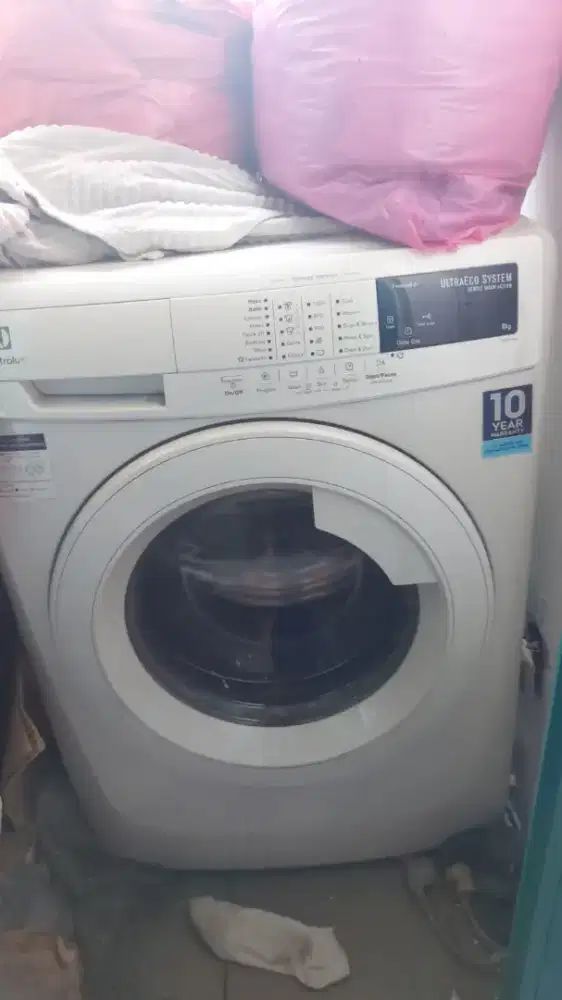 Mesin cuci electrolux front