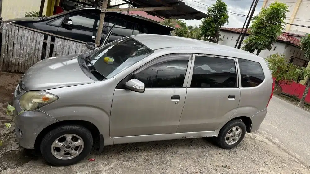 Xenia 1000cc 2008 BK