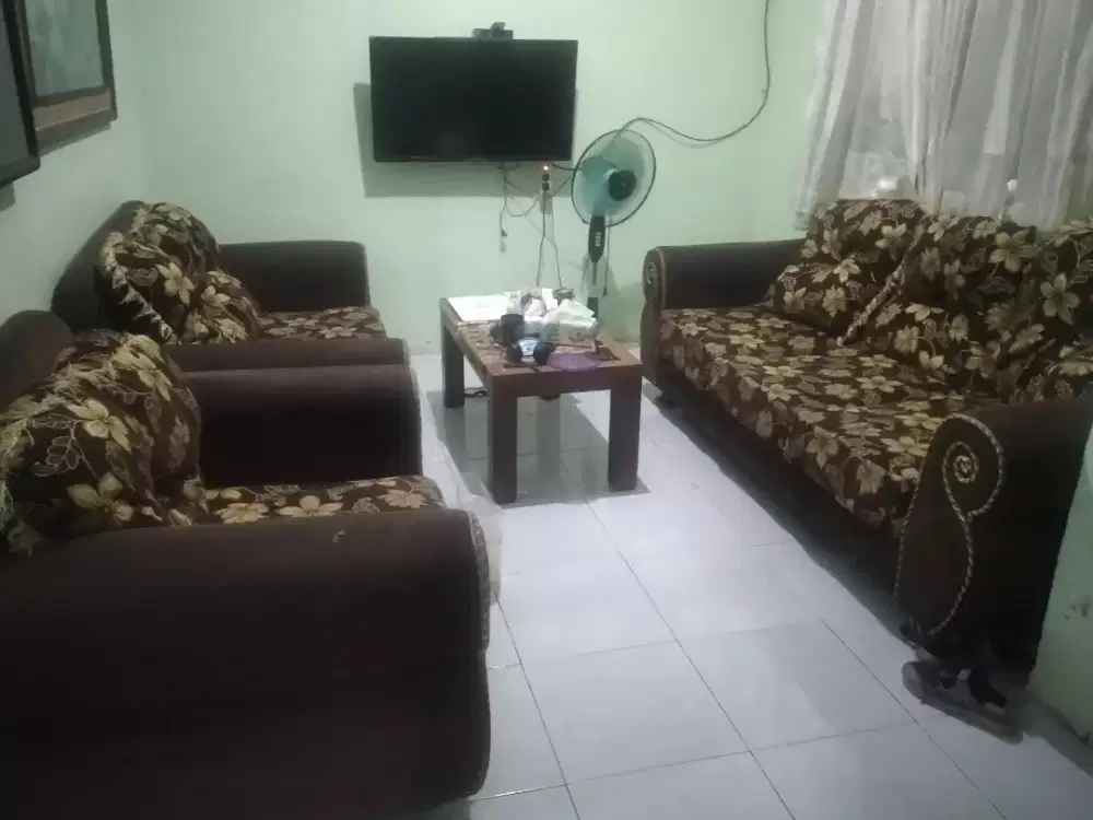 dijual murah sofa satu set sofa dengan mejanya