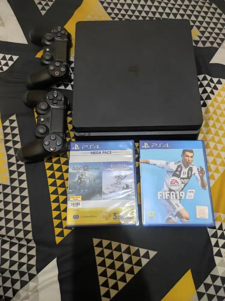 PS4/Playstation 4 Original Resmi SONY Indo 1TB