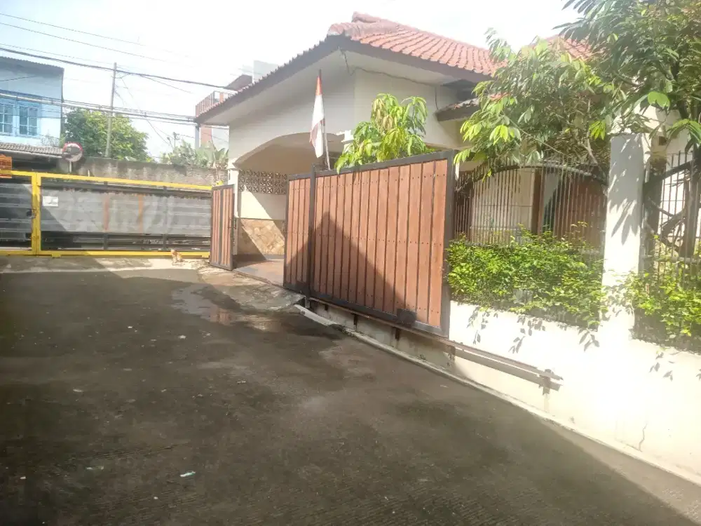 Rumah Anti Banjir Strategis Daerah Premium Hook Pinggir Jalan