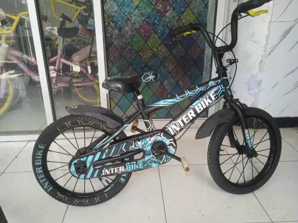 Sepeda anak kecil uk16