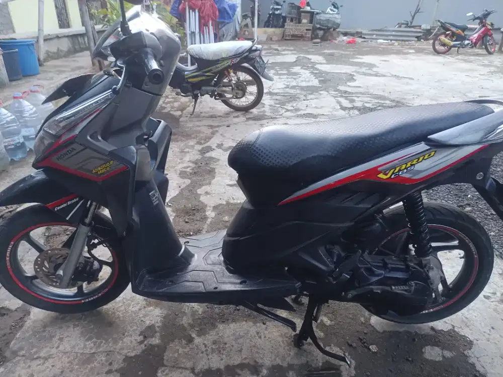 Dijual honda vario 110 tahun 2011 B Depok pajak idup
