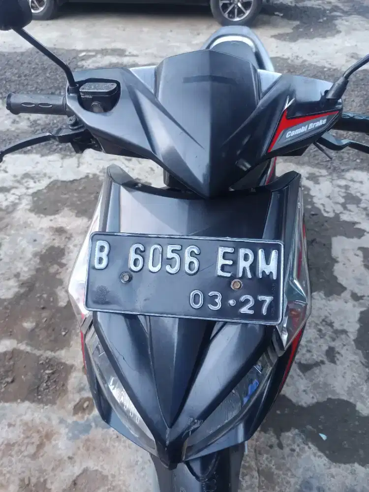 Dijual honda vario 110 tahun 2011 B Depok pajak idup