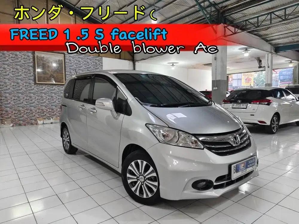 Honda FREED SD FACELIFT 1.5 Bensin AT 2013 Silver muda original
